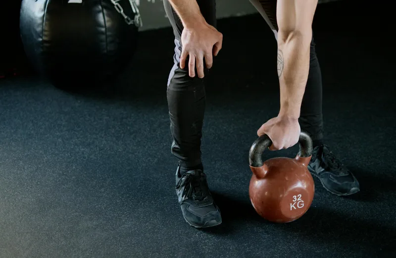 Så gör du de vanligaste kettlebellövningarna